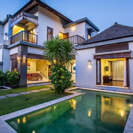 Villa Nadya Seminyak Exterior foto